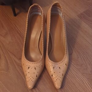Elegant Tan Women's Shoes